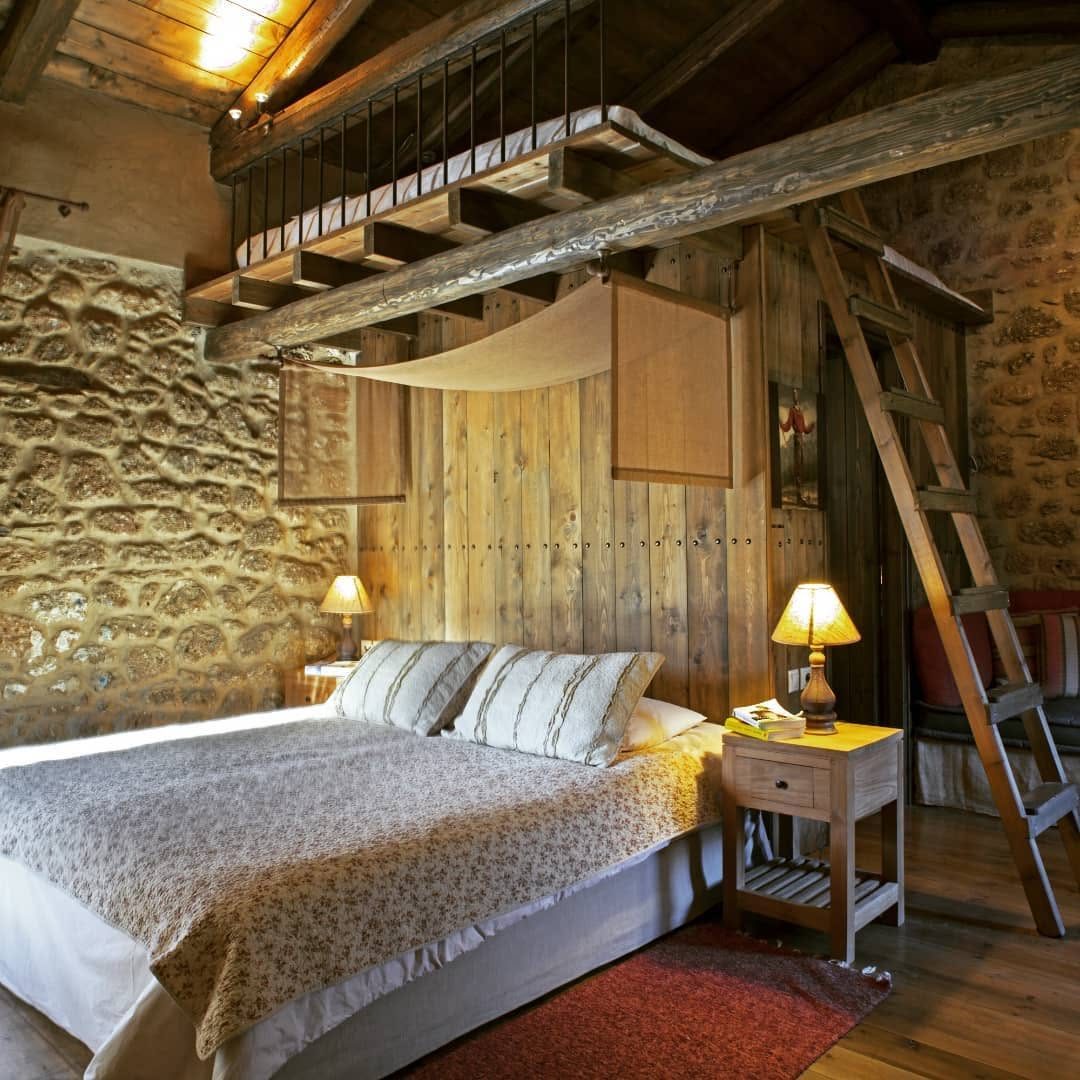 Room with mezzanine at Re-Green